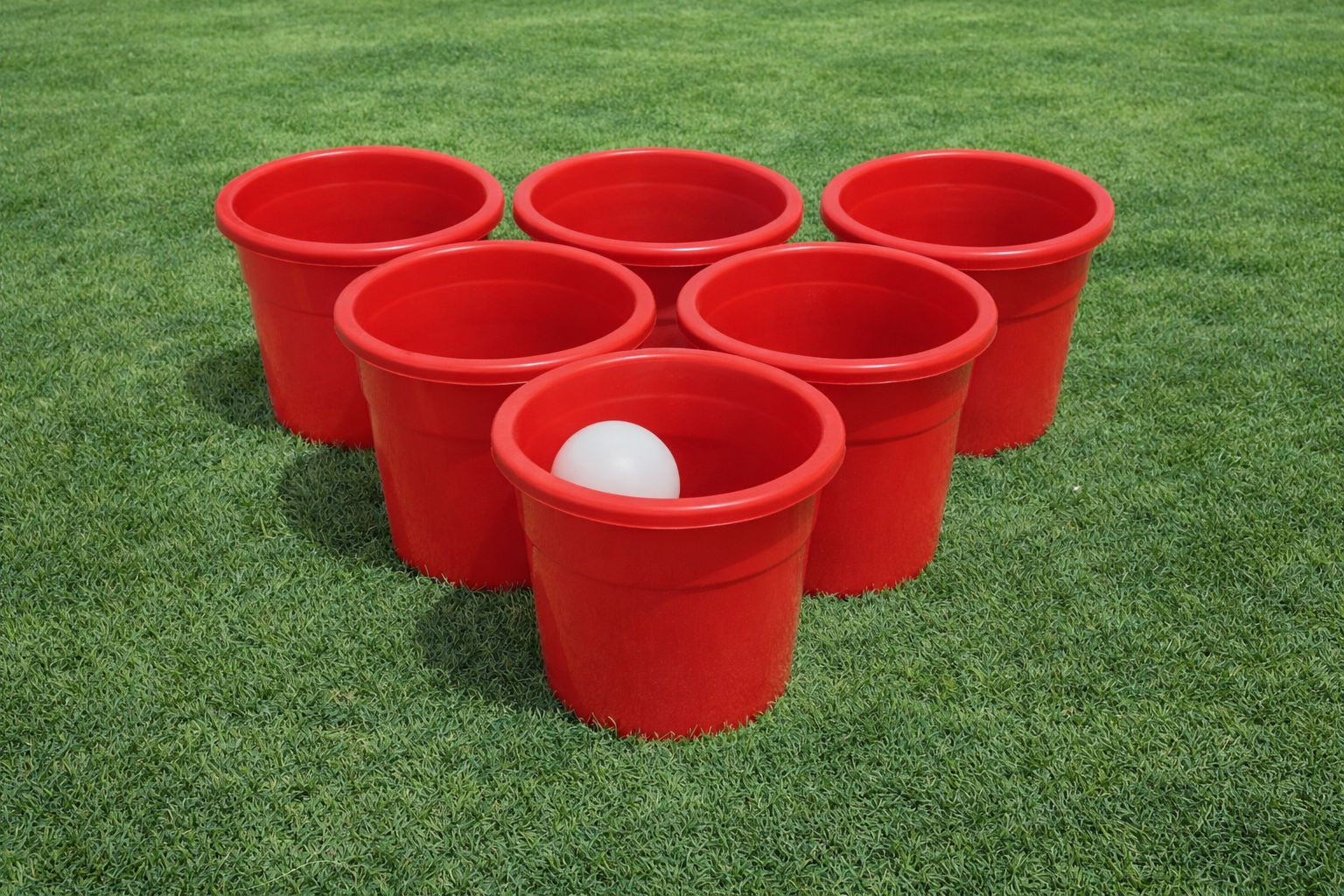 Lawn Pong backyard bucket game